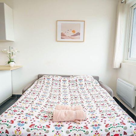 Escale-Marne: Cozy Metro-Adjacent Apartment with Premium Bed Maisons-Alfort Exterior photo