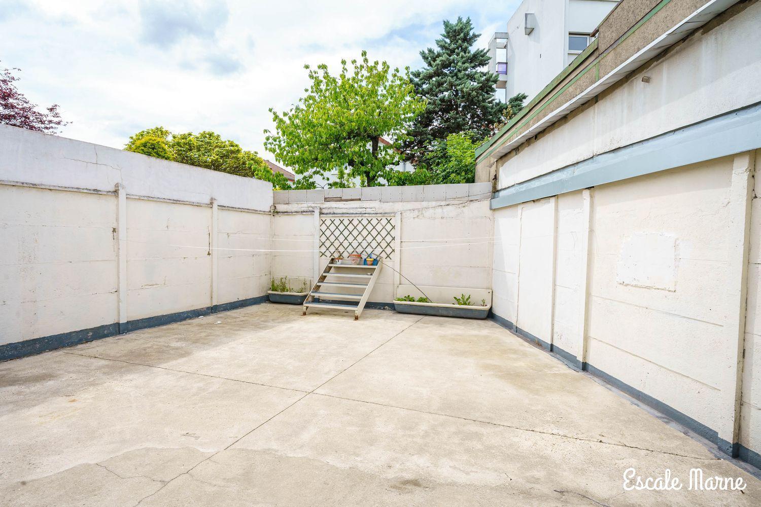 Escale-Marne: Cozy Metro-Adjacent Apartment with Premium Bed Maisons-Alfort Exterior photo