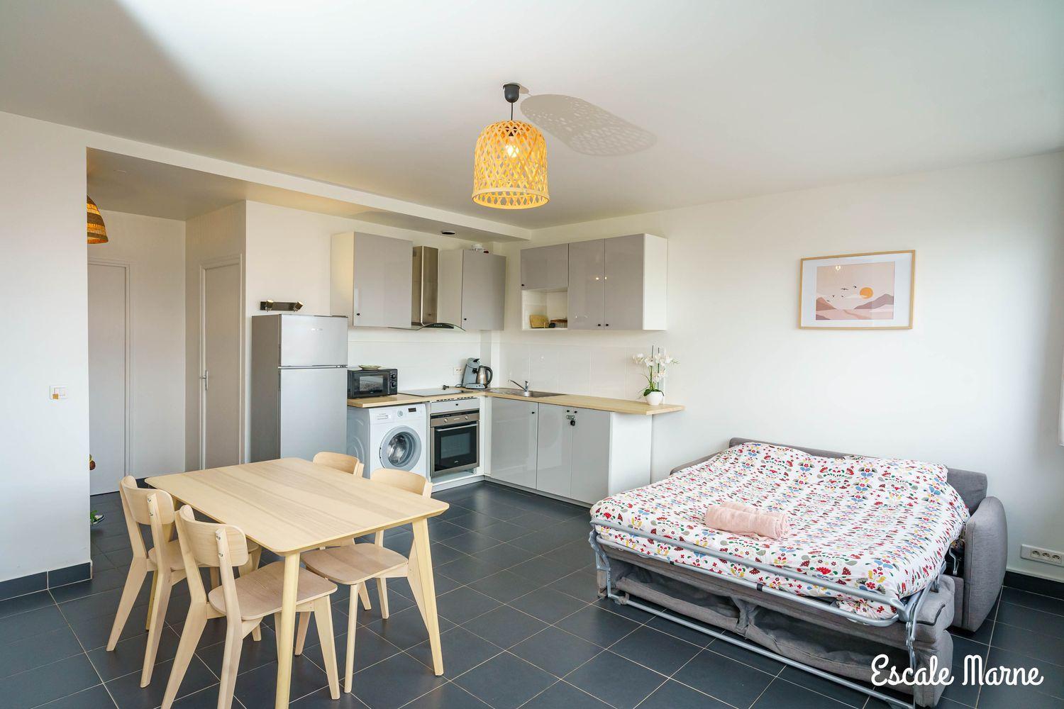 Escale-Marne: Cozy Metro-Adjacent Apartment with Premium Bed Maisons-Alfort Exterior photo
