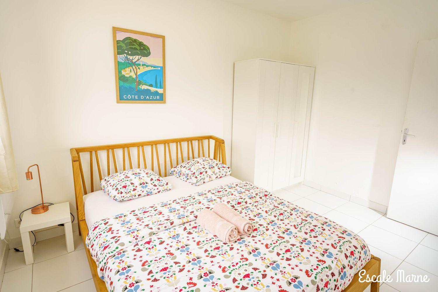 Escale-Marne: Cozy Metro-Adjacent Apartment with Premium Bed Maisons-Alfort Exterior photo