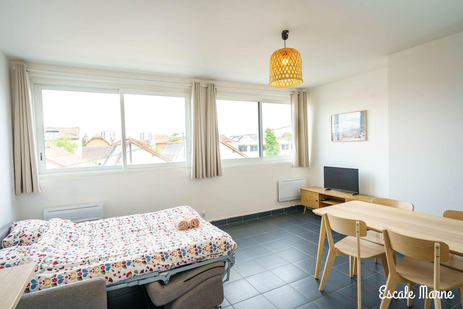 Escale-Marne: Cozy Metro-Adjacent Apartment with Premium Bed Maisons-Alfort Exterior photo
