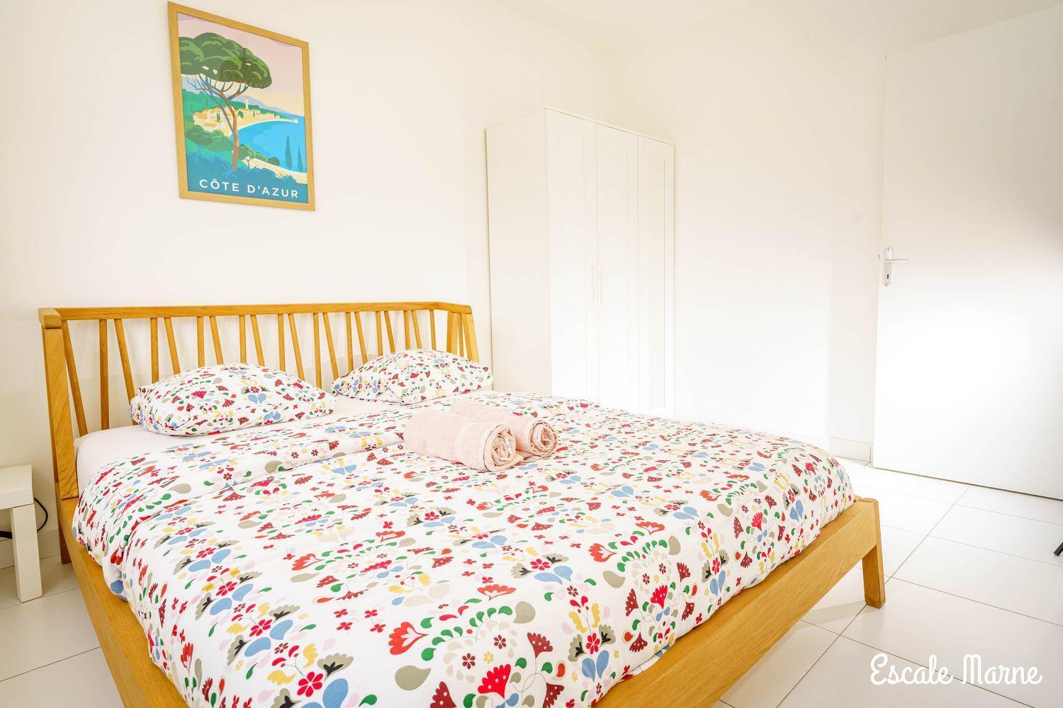 Escale-Marne: Cozy Metro-Adjacent Apartment with Premium Bed Maisons-Alfort Exterior photo