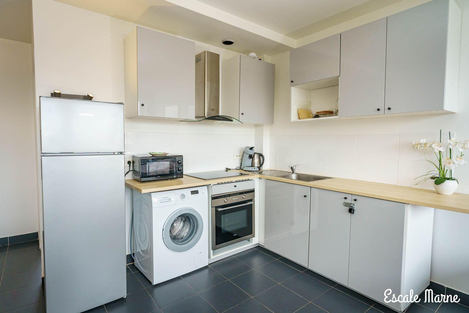 Escale-Marne: Cozy Metro-Adjacent Apartment with Premium Bed Maisons-Alfort Exterior photo